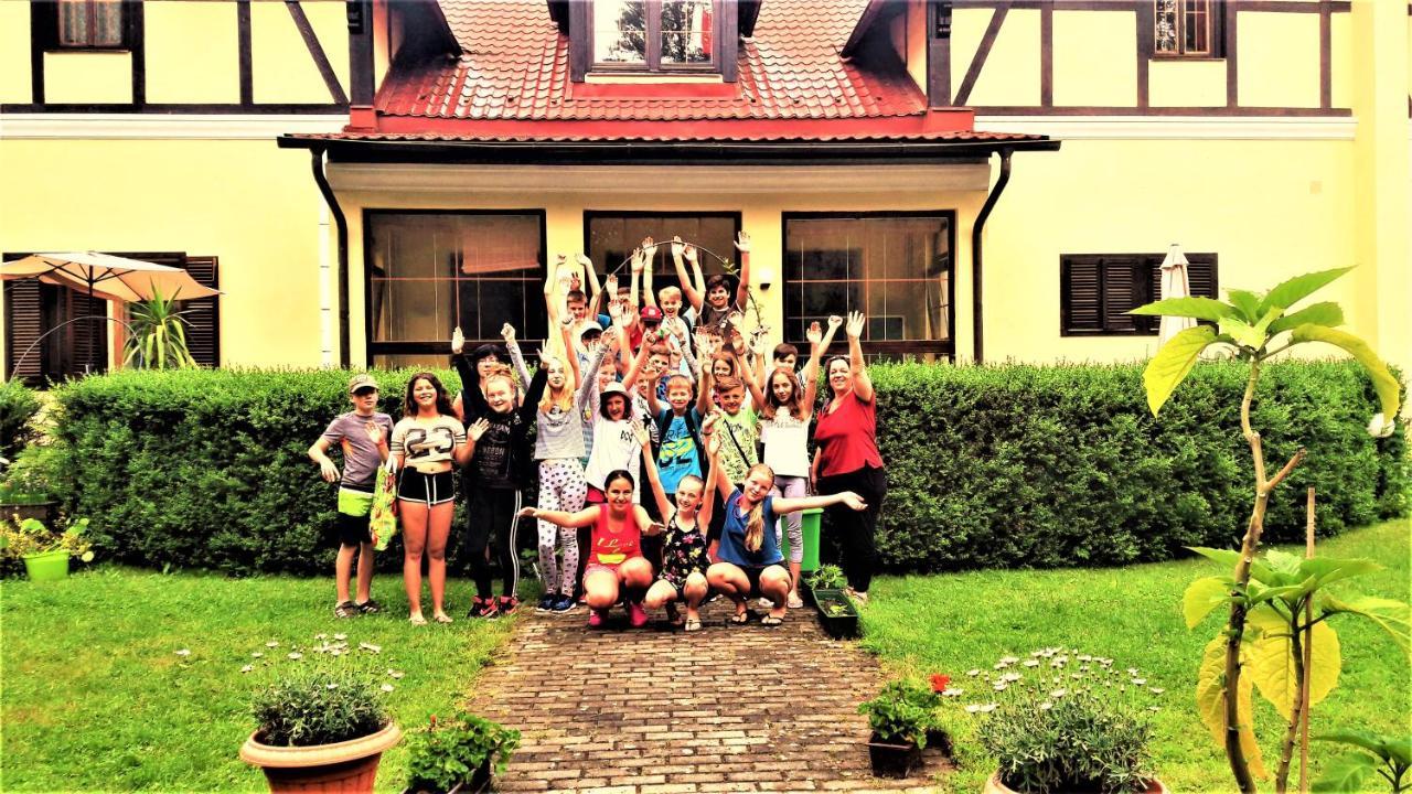 Penzion Pod Orechom Turčianske Teplice Dış mekan fotoğraf